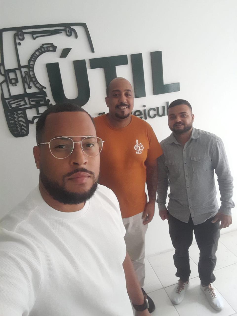 Time Util no escritório da associação